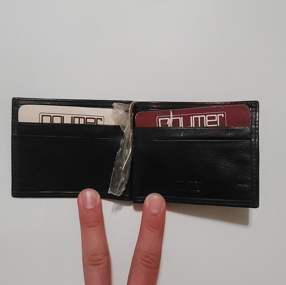 Foldable leather wallet with clip